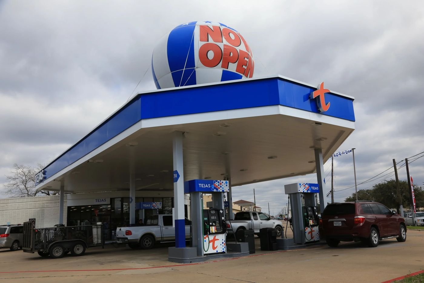 Tejas fuel canopy signage by SI Signs USA